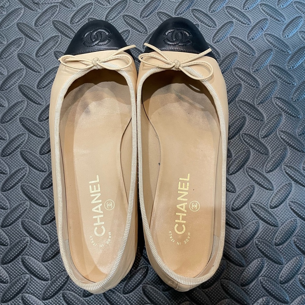 CHANEL Ballet Flats